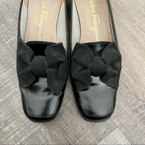 SALVATORE FERRAGAMO tuxedo bow flats. - Picture 2 of 7